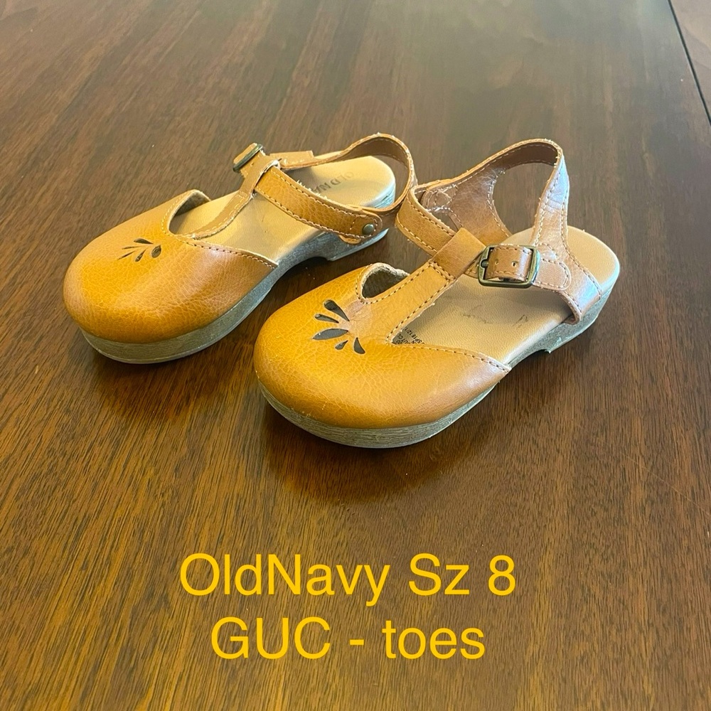 OldNavy Toddler 8 Clog Shoes